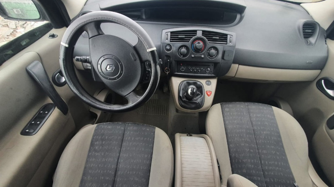 CD player Renault Grand Scenic 2005 2 monovolum 1.6 benzina