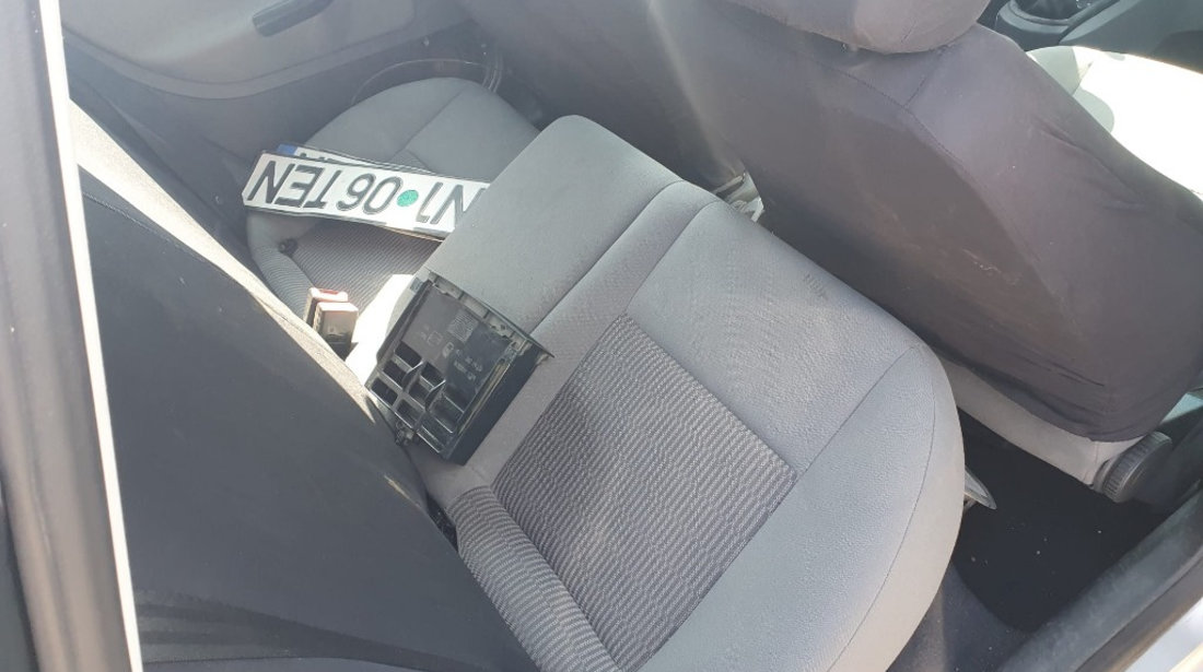 CD player Seat Ibiza 2003 hatchback 1.4 benzina BBY