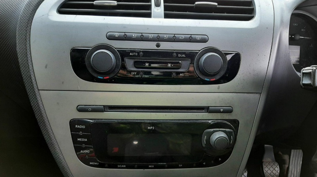 CD player Seat Leon 2 2009 HATCHBACK 1.9 TDI