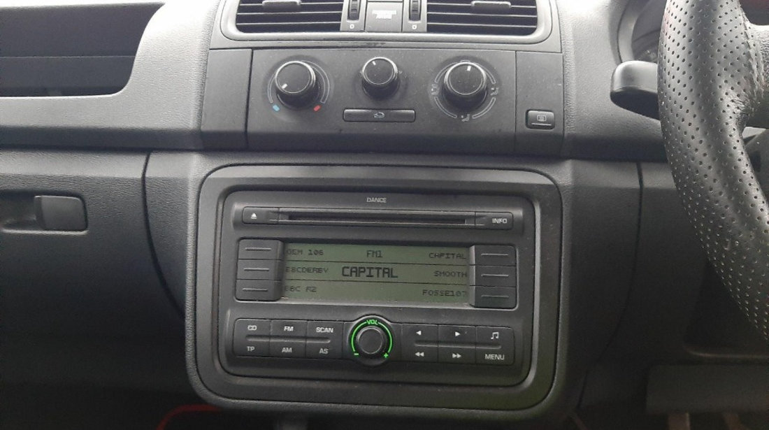 CD player Skoda Fabia 2 2009 HATCHBACK 1.2 i