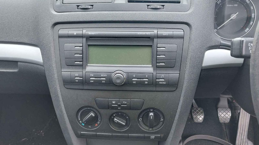 CD player Skoda Octavia 2 2008 BREAK 1.9 BXE