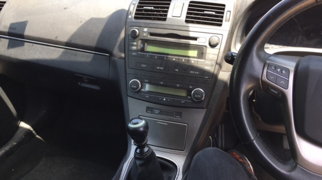 CD player Toyota Avensis 2010 ESTATE 2.0 D-4D