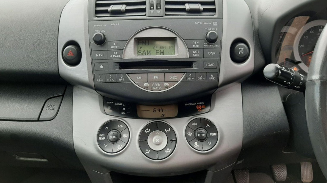 CD player Toyota RAV 4 2007 SUV 2.2d-4D