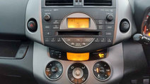 CD player Toyota RAV 4 2008 SUV 2.2 DIESEL 136Hp