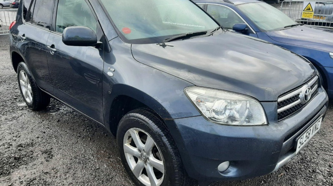 CD player Toyota RAV 4 2008 SUV 2.2 TDI