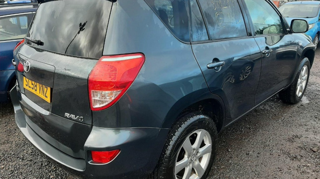 CD player Toyota RAV 4 2008 SUV 2.2 TDI