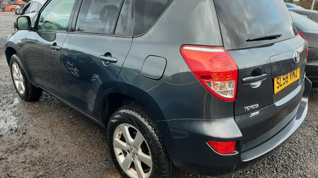 CD player Toyota RAV 4 2008 SUV 2.2 TDI