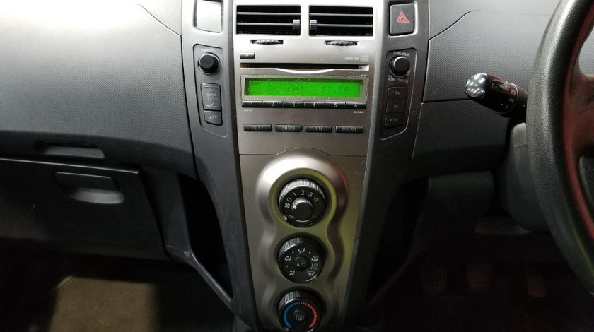 CD player Toyota Yaris 2009 HATCHBACK 1.4 d4D