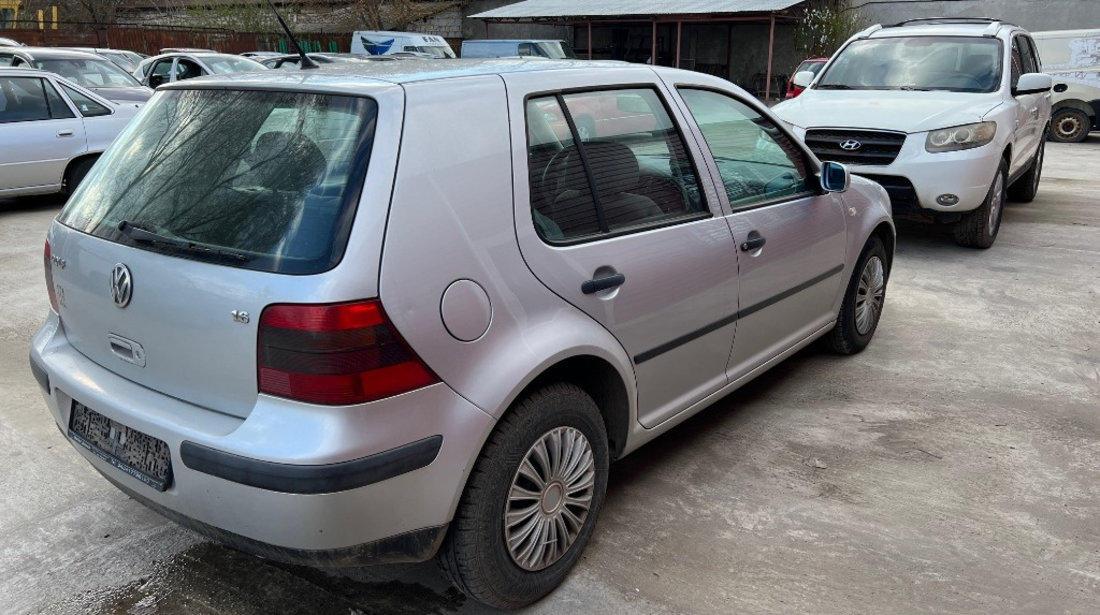 CD player Volkswagen Golf 4 2001 HATCHBACK 1.6