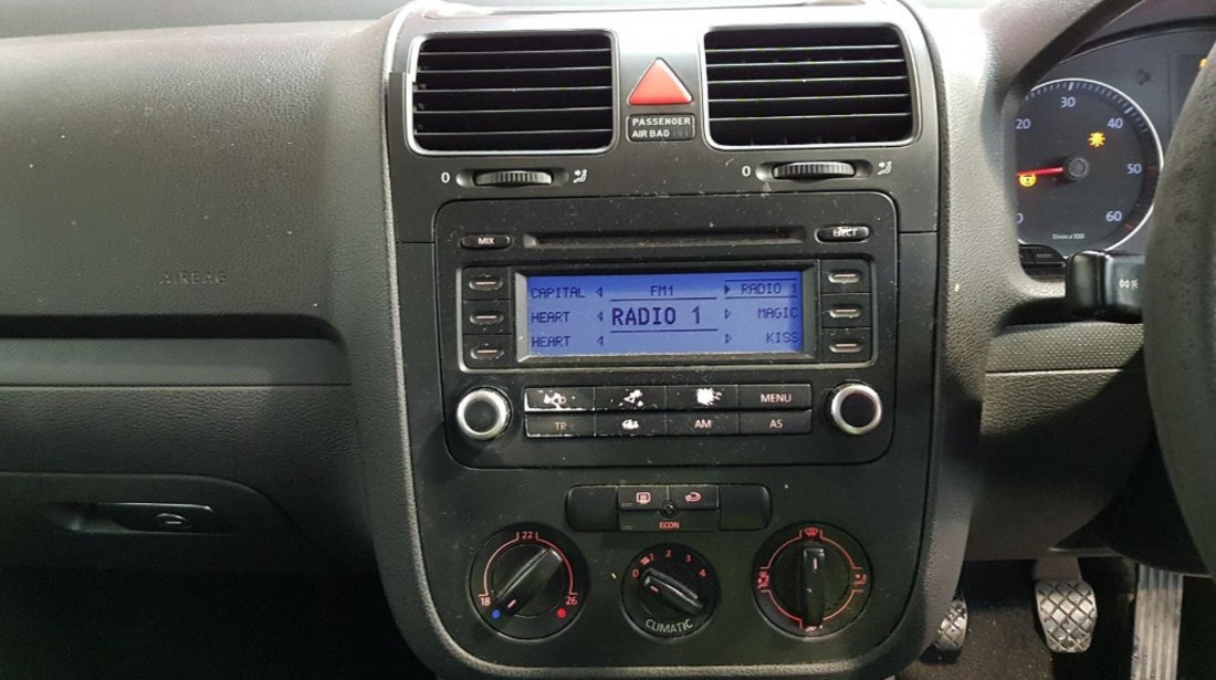 CD player Volkswagen Golf 5 2006 HATCHBACK 1.9