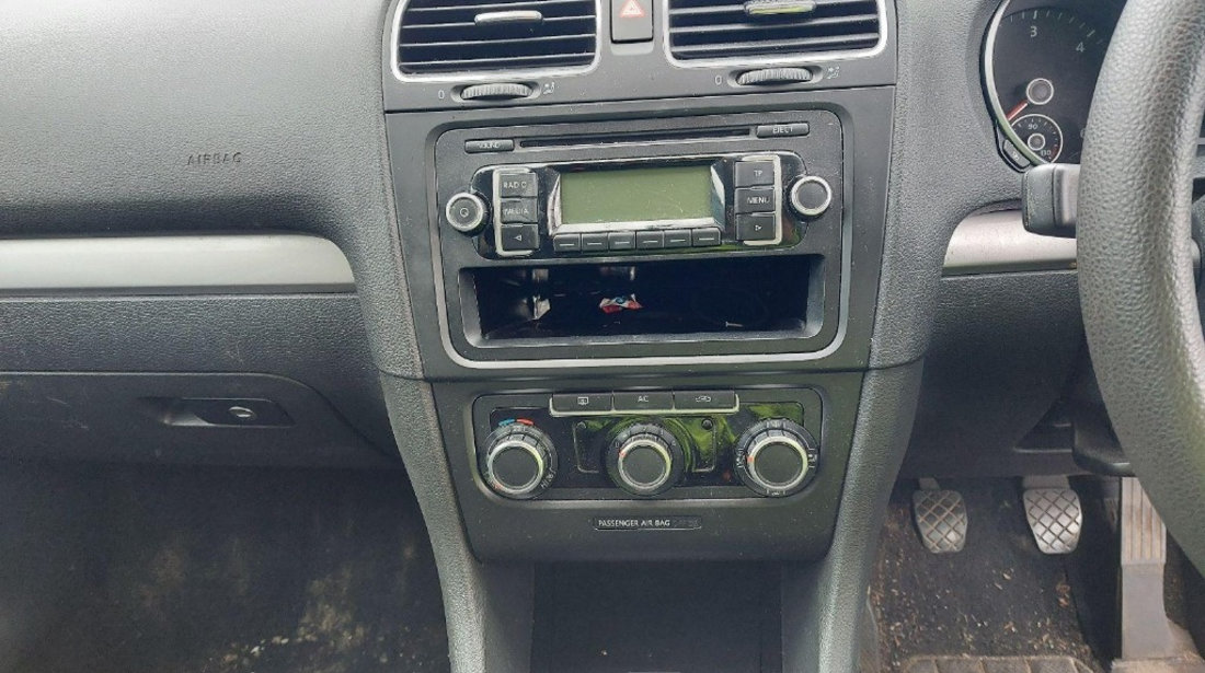 CD player Volkswagen Golf 6 2009 HATCHBACK 1.6 TDI