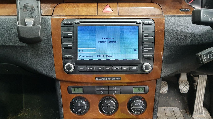 CD player Volkswagen Passat B6 2005 Break 2.0