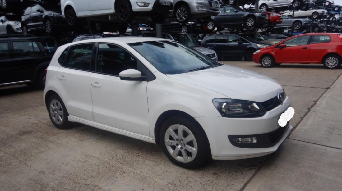 CD player Volkswagen Polo 6R 2011 Hatchback 1.2 TDI