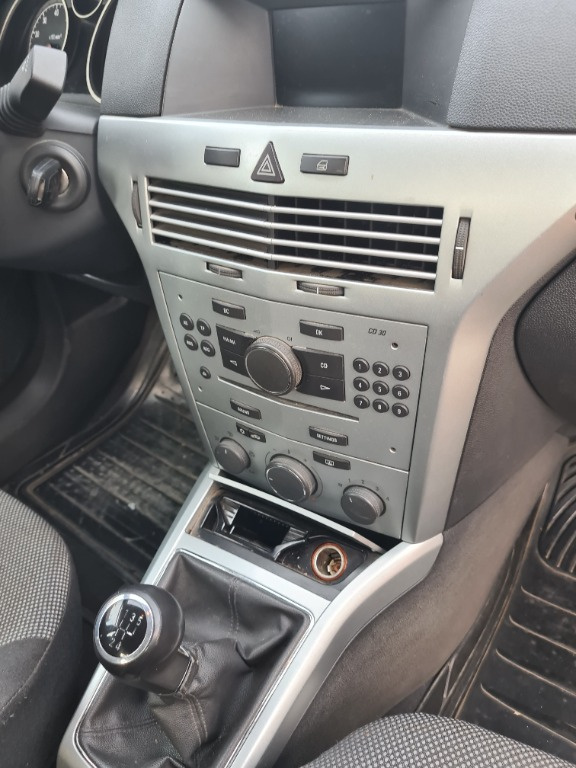 Cd30 9 butoane radio cu ecran Opel Astra H 2004-2012