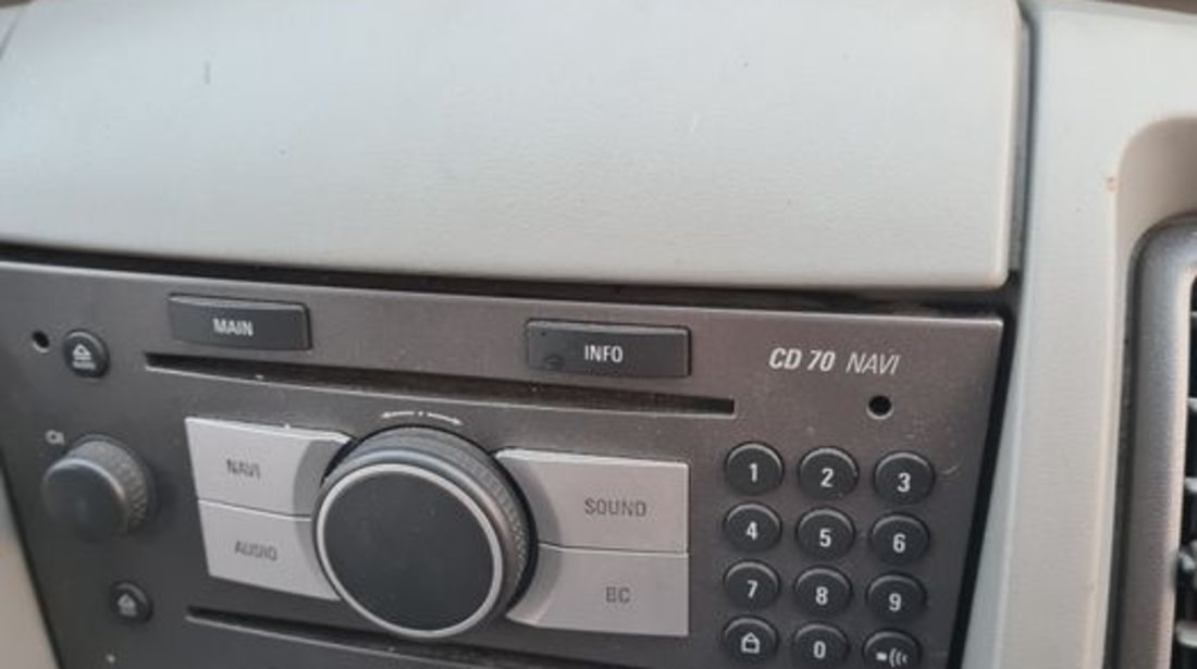 CD70NAVI color radio Opel Vivaro Renault Trafic Nissan Primastar