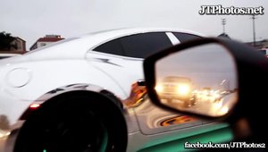 Ce-ai zice de un Fisker Karma cromat si cu neoane sub podea?