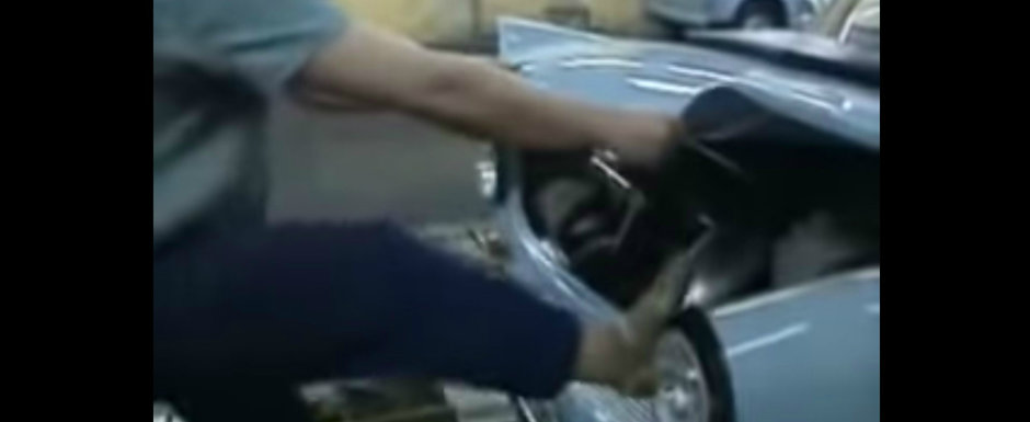 Ce atatia roboti? Un video mai vechi ne arata cum Trabantul era asamblat doar cu ciocanul si picioarele Ce atatia roboti? Un video mai vechi ne arata cum Trabantul era asamblat doar cu ciocanul si picioarele