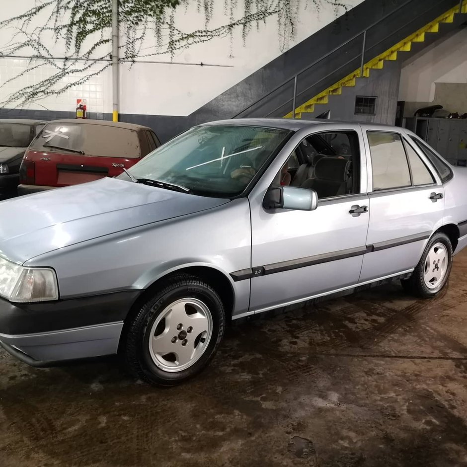 Ce mai descoperire! Mai multe masini Peugeot, Alfa Romeo si Fiat au fost gasite noi-noute in Argentina