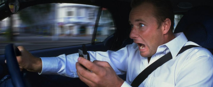 Ce mai face soferul la volan, in afara sa conduca? Ce mai face soferul la volan, in afara sa conduca?