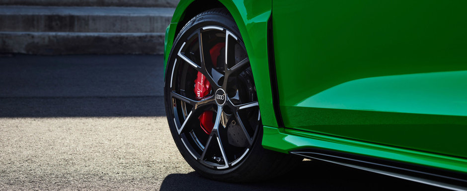 Cea mai ieftina berlina de la Audi a primit o versiune super-sport, cu 400 de cai sub capota. Primele imagini si detalii oficiale au fost publicate chiar acum Cea mai ieftina berlina de la Audi a primit o versiune super-sport, cu 400 de cai sub capota. Primele imagini si detalii oficiale au fost publicate chiar acum