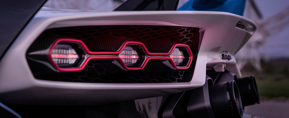 Cea mai noua masina construita de Lamborghini e nebunie curata: Are 770 de cai sub capota, iar parbrizul lipseste cu desavarsire Cea mai noua masina construita de Lamborghini e nebunie curata: Are 770 de cai sub capota, iar parbrizul lipseste cu desavarsire