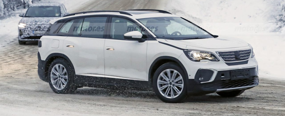Cea mai noua masina de la Volkswagen a fost surprinsa camuflata in Peugeot. Foto ca sa te convingi si singur