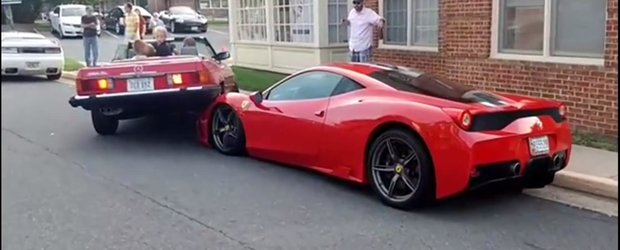 Cea mai proasta ipostaza in care sa-ti gasesti pretiosul Ferrari: calarit de o alta masina