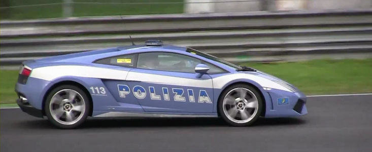 Cea mai rapida masina de politie din lume? Cu Lamborghini Gallardo pe circuit!