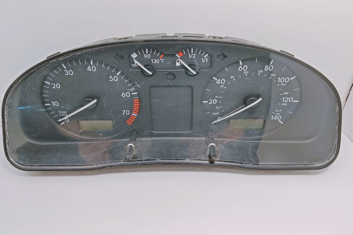 Ceas bord 110008776 Volkswagen VW Passat B5 [1996 - 2000]