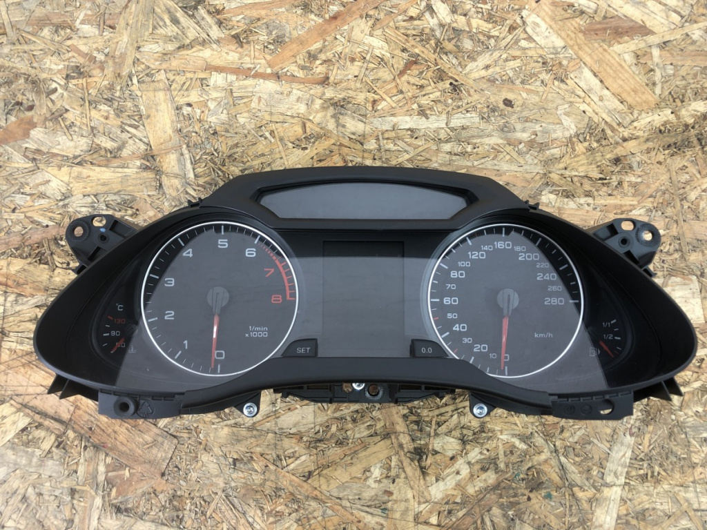 Ceas bord Audi A5 2.0TFSI 211cp sedan 2010 (8T0920931C)