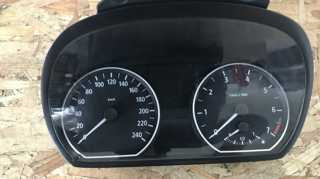 Ceas bord benzina BMW E87 120i hatchback 2006 (6947136)