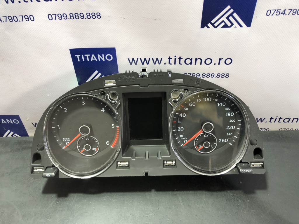 Ceas bord color VW Passat B7 2.0TDI CFG DSG sedan 2012 (3AA920880C)
