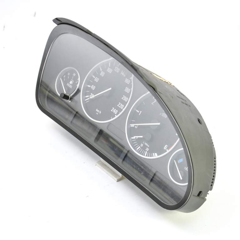 Ceas Bord / Instrument De Bord Bmw 5 (E39) 1995-2004 525 D M57 D25 (256D1) Motorina Europa - Afisaj In Km Motorina 6914914, 6 914 914, 62116914914, 62.11-6 914 914, 87001313, 87 001 313, 87001374, 87 001 374 Vdo