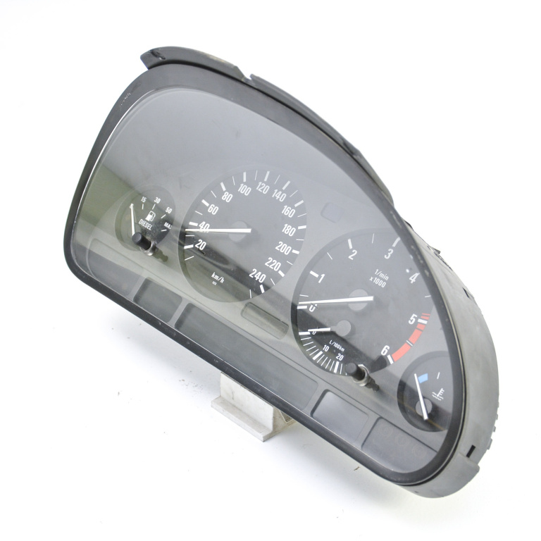 Ceas Bord / Instrument De Bord Bmw 5 (E39) 1995-2004 525 Tds M51 D25 (256T1) Motorina Europa - Afisaj In Km Motorina 8370086, 8 370 086, 62118370086, 62 11-8 370 086, 62 11 8 370 086 Vdo