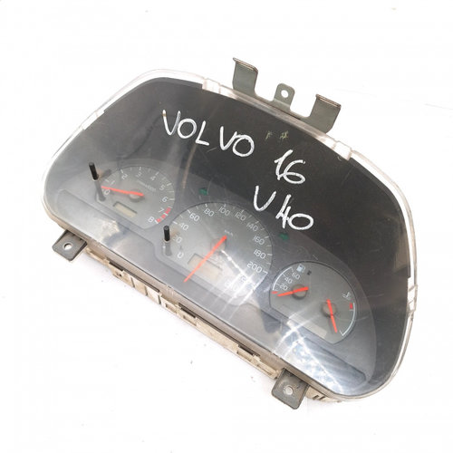 Ceas Bord / Instrument De Bord Europa - Afisaj In Km,benzina Volvo V40 Combi 1995 - 2004 Benzina