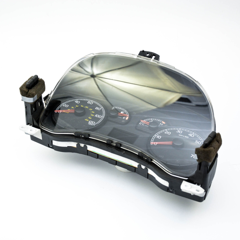 Ceas Bord / Instrument De Bord Fiat Punto (188) 1999-2010 1.2 60 188 A4.000 Benzina Anglia - Afisaj Mile Si Km 46833372