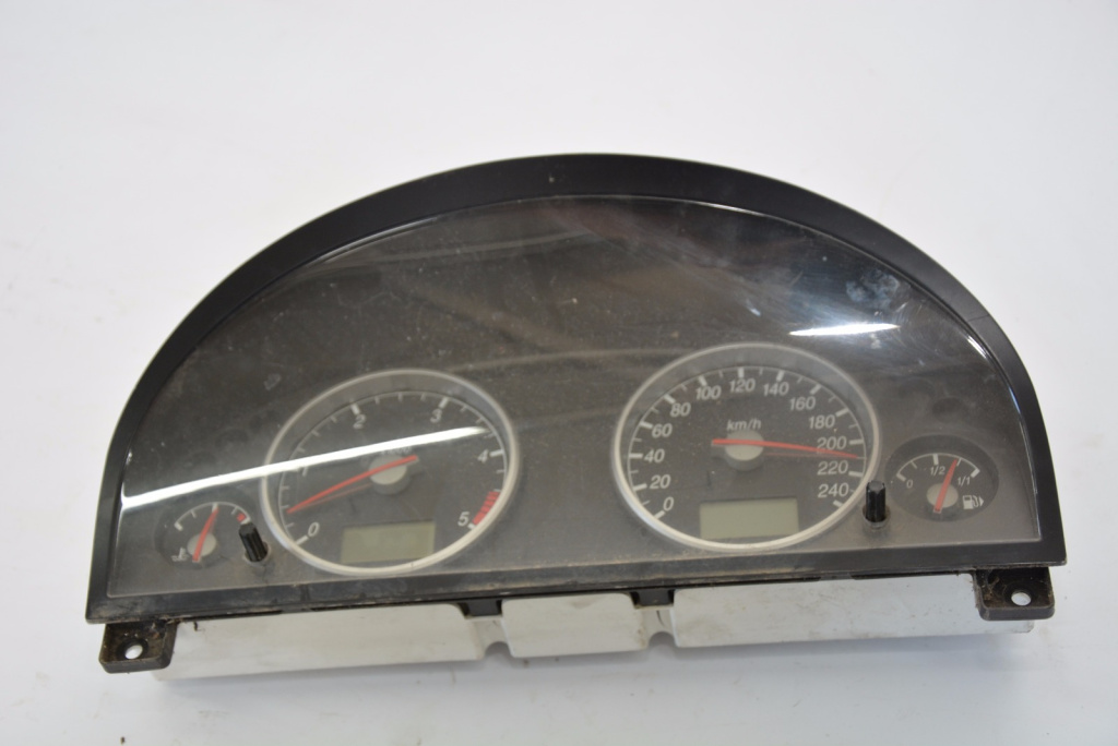 Ceas Bord / Instrument De Bord Ford Mondeo Mk 3 2000-2007 Europa - Afisaj In Km 1S7F-10841