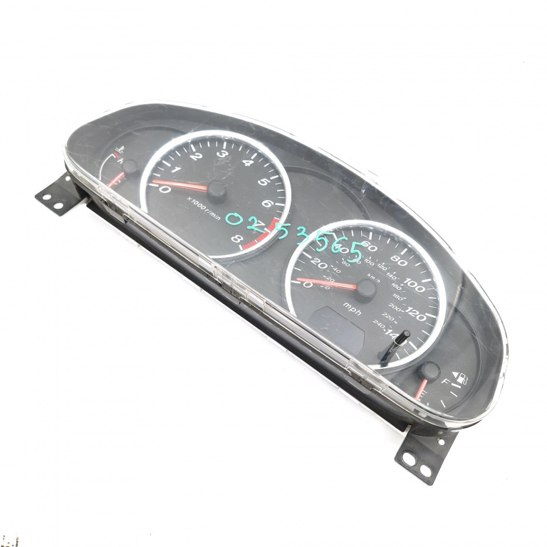 Ceas Bord / Instrument De Bord Mazda 6 (Gg) 2002-2008 2.0 Benzina Anglia - Afisaj Mile Si Km Benzina Gj8T