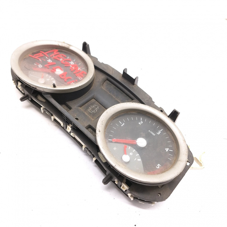 Ceas Bord / Instrument De Bord Motorina,Anglia - Afisaj Mile Si Km Renault MEGANE 2 2002 - 2010 Motorina 8200399699D, 2RPF10A855AE, RBDC311279, 35110419, VP2RPF14B115AR