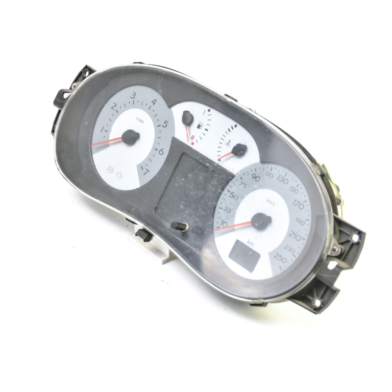 Ceas Bord / Instrument De Bord Renault Clio 2 / Symbol 1 1998-2008 1.4 16V (B/Cb0P) K4J 712 Benzina Europa - Afisaj In Km Benzina P8200487227, 281148055