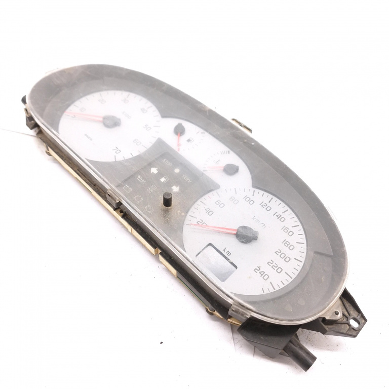 Ceas Bord / Instrument De Bord Renault Clio 2 / Symbol 1 1998-2008 1.5 Dci K9K 702 Motorina Europa - Afisaj In Km Motorina 216501761, P8200038777, 216585928, 21650176-1, 21558869, Ren7E55