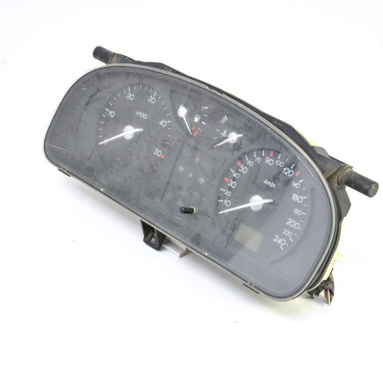 Ceas Bord / Instrument De Bord Renault Laguna 2 2001-2007 Europa - Afisaj In Km Motorina 8200399758