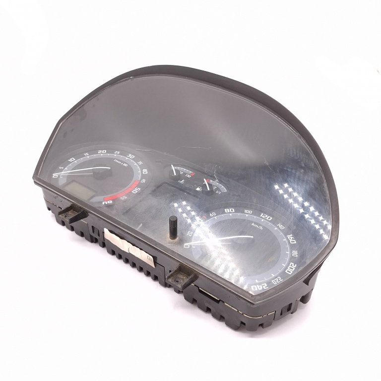 Ceas Bord / Instrument De Bord Skoda Fabia 1 1999-2007 1.4 Tdi Motorina Anglia - Afisaj Mile Si Km Motorina 6Y0920883E, 6Y0 920 883 E, 6Y0920883, 88311298, 88 311 298, 110080253039, 110.080.253-039