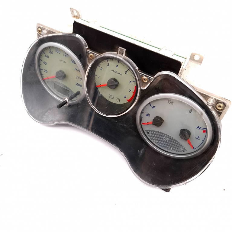 Ceas Bord / Instrument De Bord Toyota Rav 4 Mk 2 2000-2005 Anglia - Afisaj Mile Si Km Benzina