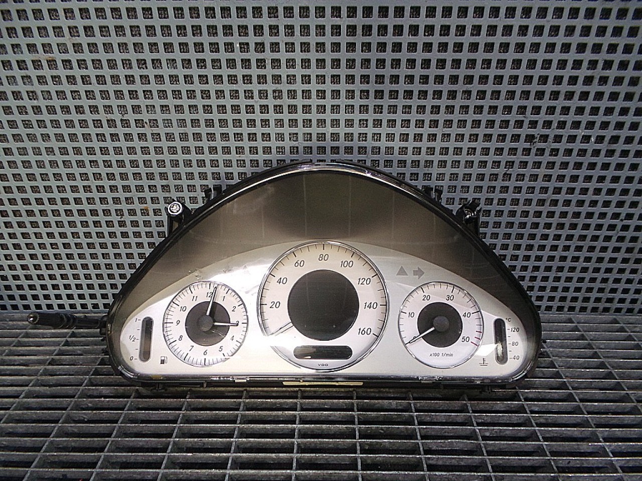 CEAS BORD MERCEDES E-CLASS 2.2 CDI - (2002 2006)