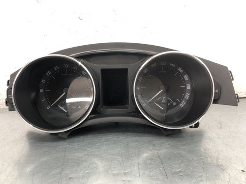 Ceas bord Skoda Superb 2 Combi 2.0 TDI DSG Automat 140cp sedan 2012 (3T1920841K)