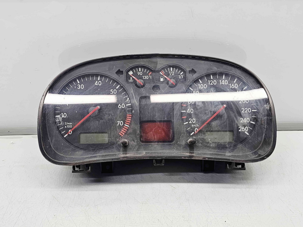 Ceas bord Volkswagen Golf 4 (1J1) [Fabr 1997-2004] 1J0920826A