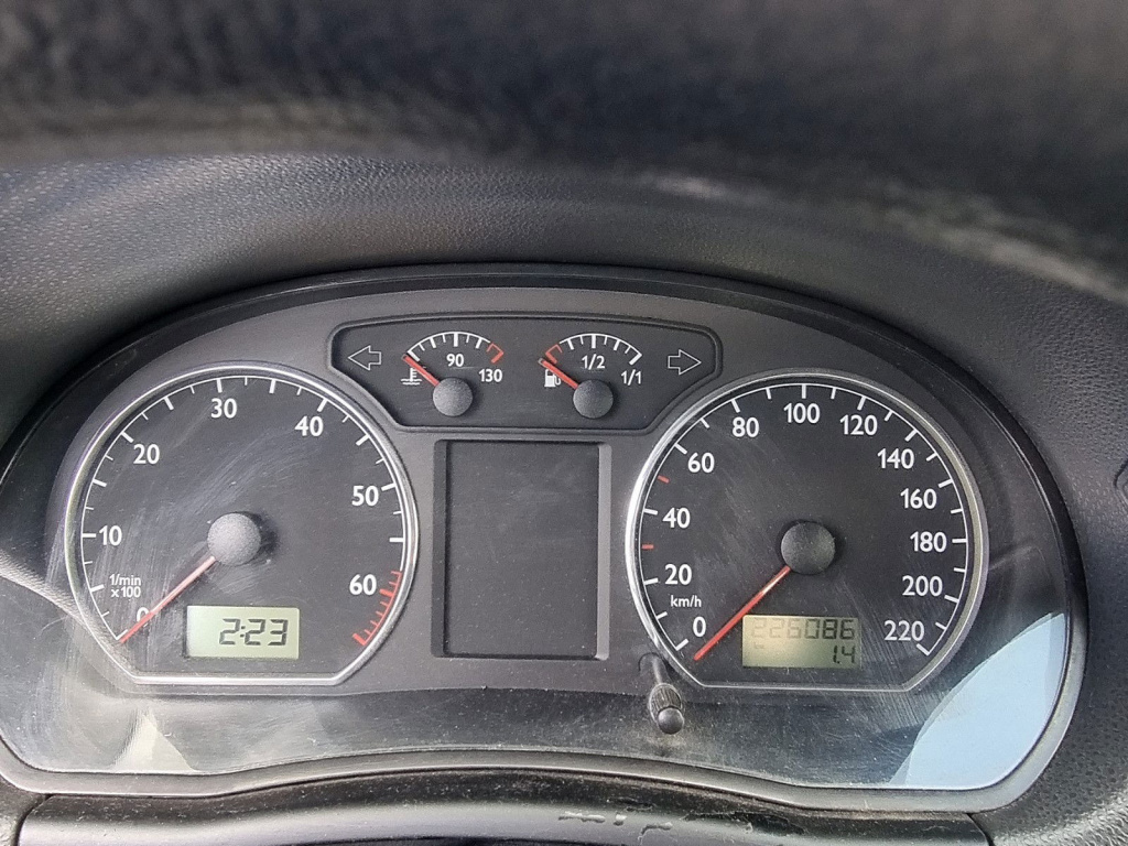 Ceas bord Volkswagen Polo (9N) [Fabr 2001-2008] 1.2 Benz AZQ 47KW / 64CP