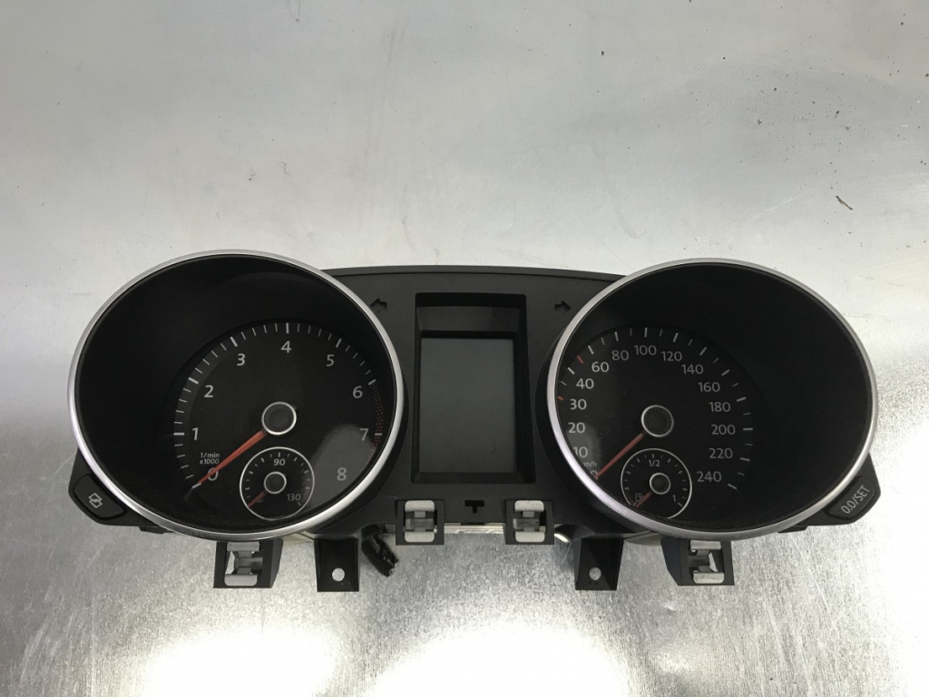 Ceas bord VW Golf 6 1.4 TSI Variant, 160CP, CAV sedan 2010 (5K0920870F)