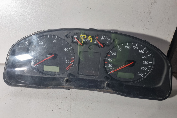 Ceasuri bord 3B1 919 860 C Volkswagen VW Passat B5 [1996 - 2000] wagon 1.9 TDI MT (110 hp)